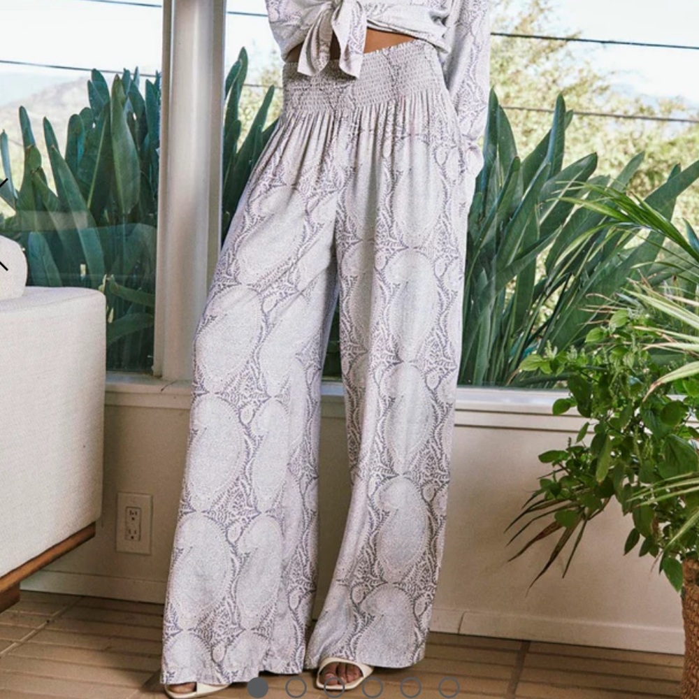 Splendid Wide Leg Pants in Light Gray Snake Print